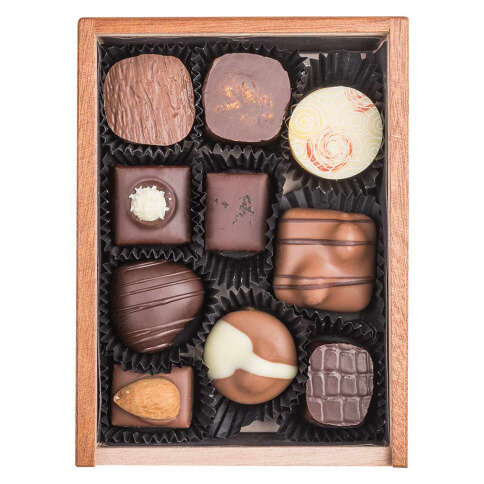 belgian pralines, chocolate pralines, gift for Christmas, Xmas decoration, charming gift for xmas, lovely pralines as a christmas present, non-alcoholic chocolate pralines, original gift, luxury chocolate,